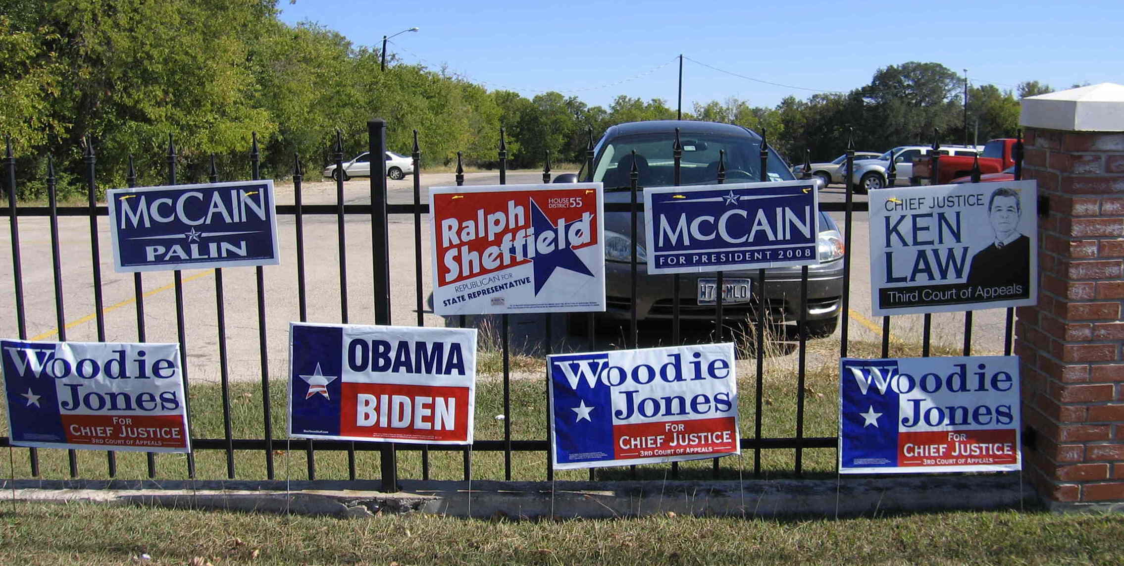 Salado signs.jpg
